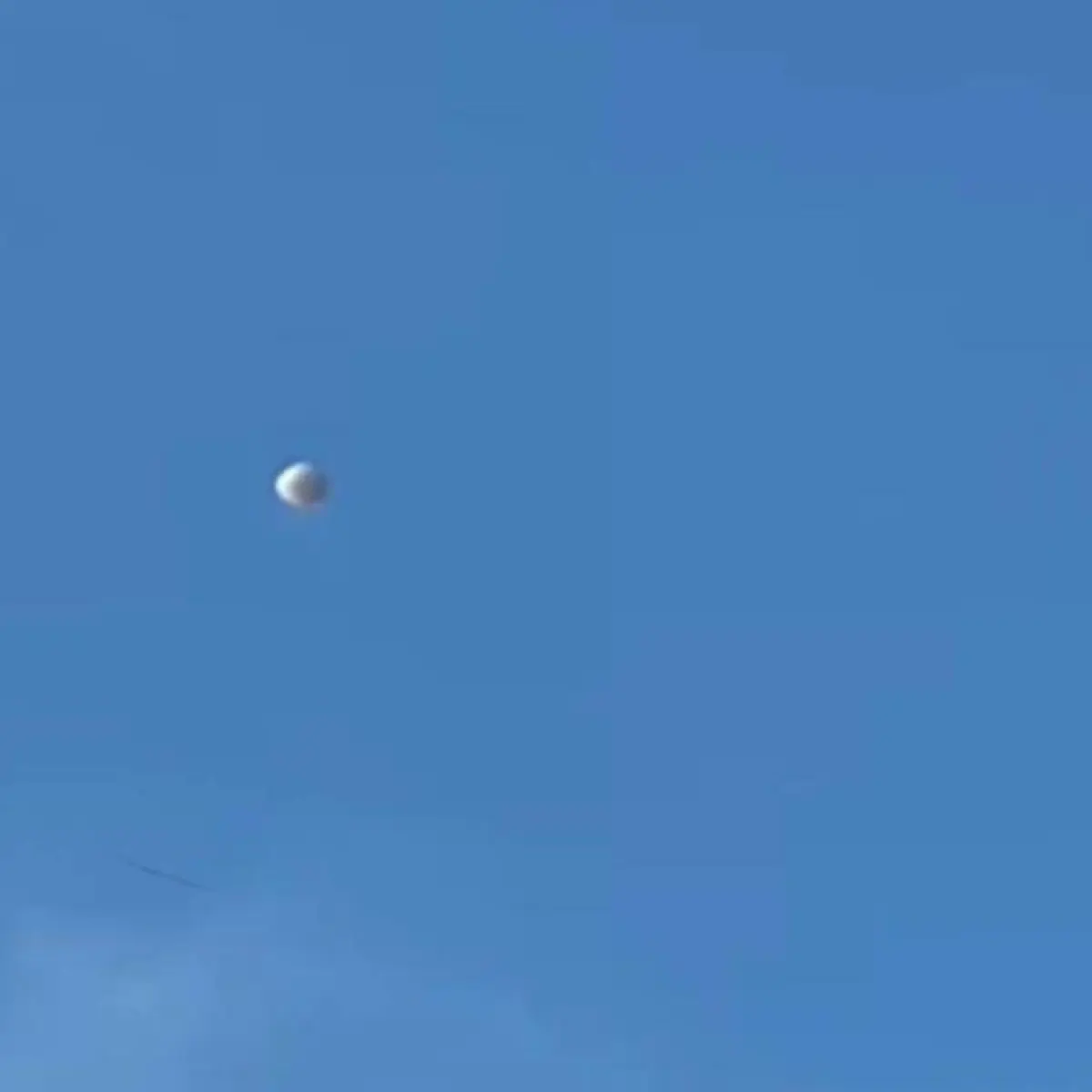 Fenomena Objek Melayang Misterius di Langit Malang Gemparkan Jagat Maya