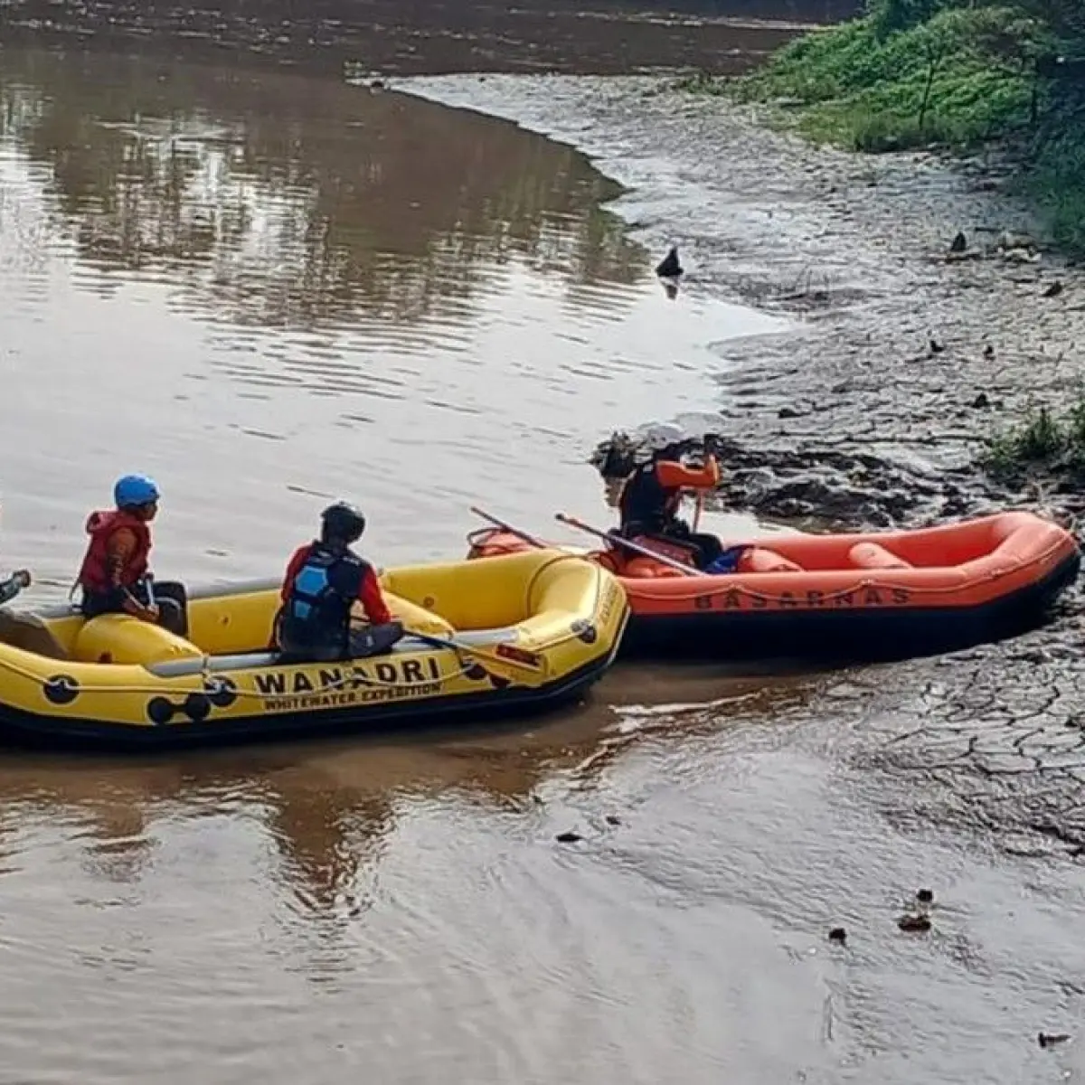 Proses pencarian lansia yang hilang di Sungai Cikapundung, Kota Bandung (Foto: Istimewa/SAR Bandung)
