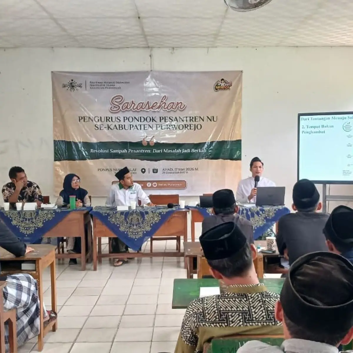 Sarasehan Pengurus Pondok Pesantren se-Kabupaten Purworejo bertema “Revolusi Sampah Pesantren, Dari Masalah Jadi Berkah”, (KOMPAS.COM/BAYU APRILIANO )