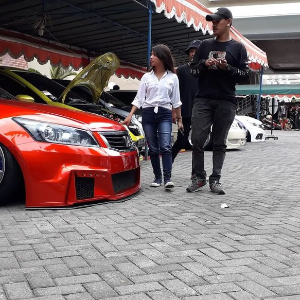 deretan mobil modifikasi toyota warna-warni parkir rapi gedung terbuka senayan (Foto: 4)