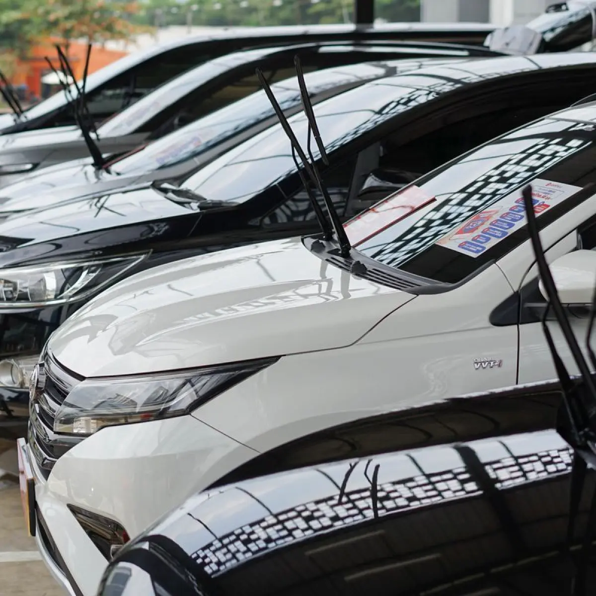 Buka Atap, Nikmati Langit: Rekomendasi Mobil Bekas dengan Moonroof untuk Touring Hemat