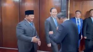 Momen Langka: Prabowo Subianto dan Daud Yordan Terlihat Berinteraksi di Tengah Sidang Paripurna DPR