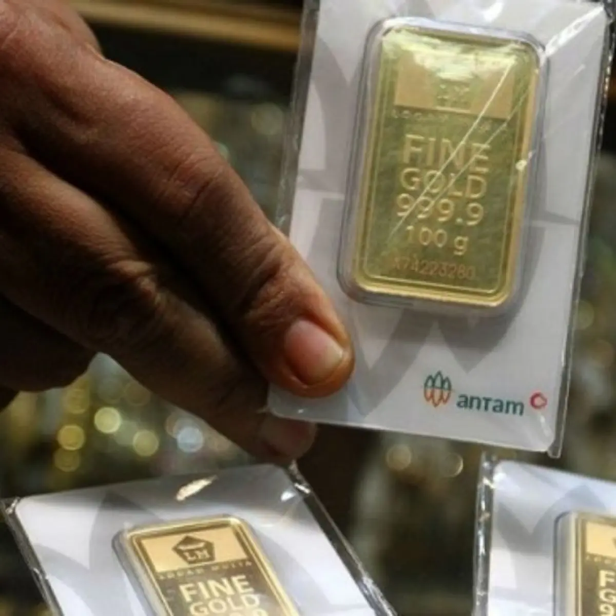 Harga Jual Emas Antam Hari Ini Kompak Terkoreksi, Investor Disarankan Waspada Tren Pelemahan