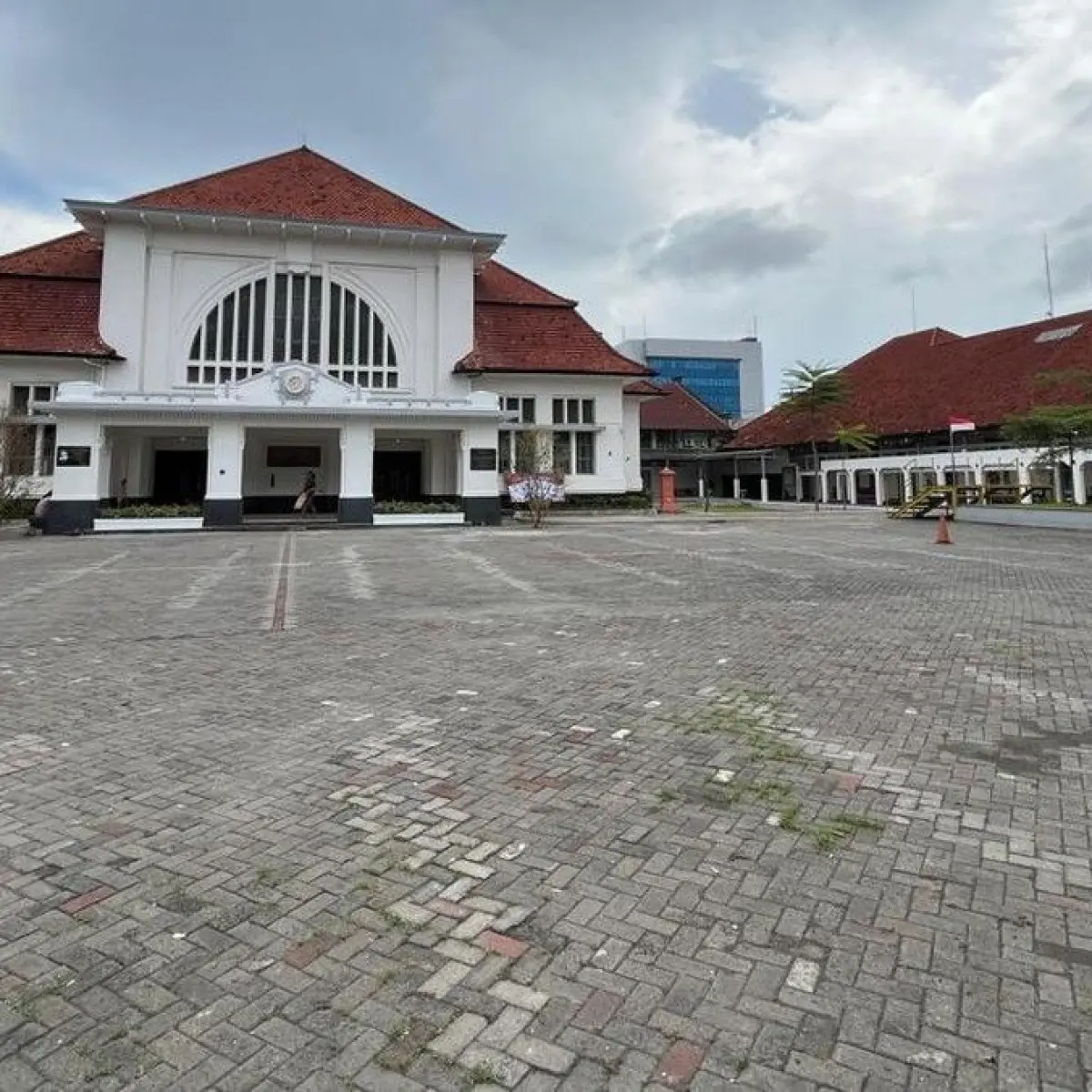 Pos Bloc distrik Kota Lama Surabaya yang menjadi public space dan kawasan kuliner. Foto: Esti Widiyana/detikJatim