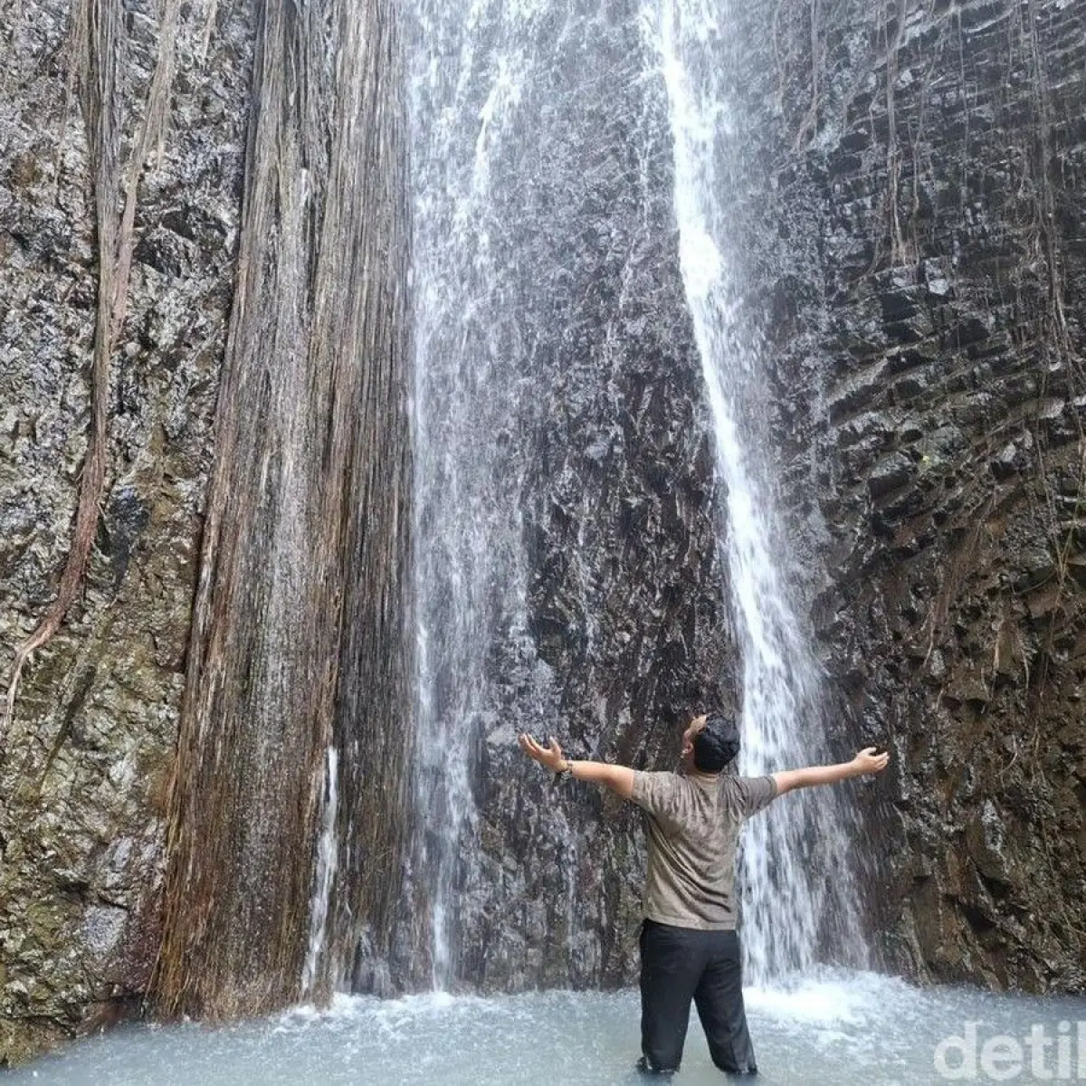 Suasana Curug Ciranca Kabupaten Cirebon  (Foto: Devteo Mahardika/detikJabar)