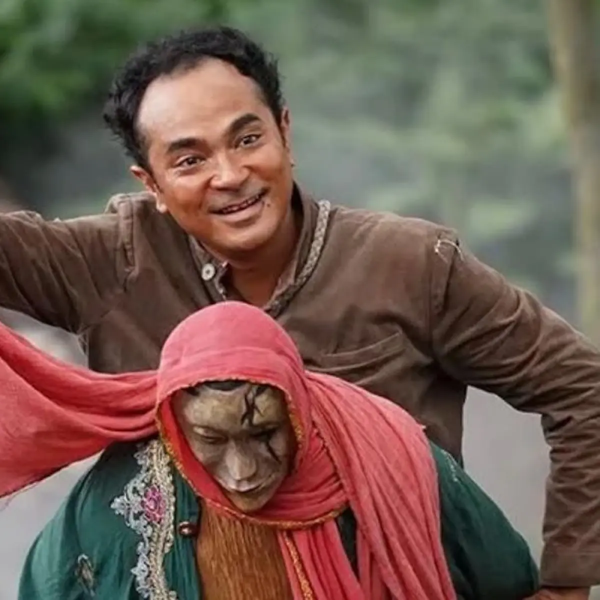 Sinopsis Film Badut Gendong karya Charles Gozali.(Dok. YouTube)
