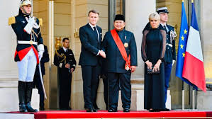 Saat Prabowo menghadiri jamuan santap malam kenegaraan Istana Élysée, Paris. (Laily Rachev/Biro Sekretariat Presiden)