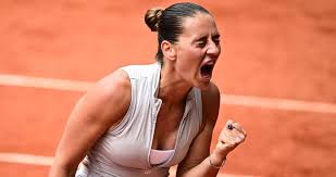 Ilustrasi: Kejutan di Paris: Marta Kostyuk Hentikan Dominasi Juara Bertahan Iga Swiatek, Amankan Tiket Perempat Final