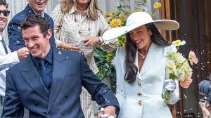 Ilustrasi: Momen Intim Penyatuan Dua Lipa dan Callum Turner dalam Pernikahan Rahasia di Ibu Kota Inggris