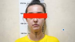 Mantan artis wanita terlibat komplotan penipuan online atau scammer jaringan internasional yang bermarkas di Solo Baru, Sukoharjo. (Dok. Polda Jateng)