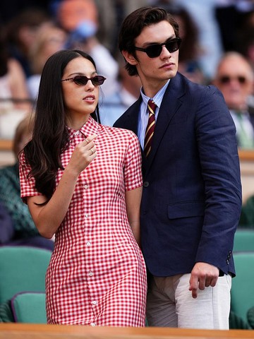 Olivia Rodrigo dan mantan kekasihnya, Louis Partridge. Foto: Getty Images/Mike Egerton, WireImage/Karwai Tang