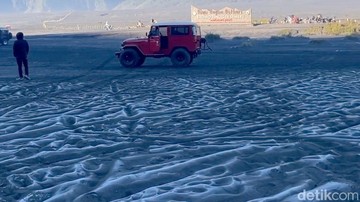 Bromo diselimuti salju (Istimewa / Dok. Bams Tour Bromo)