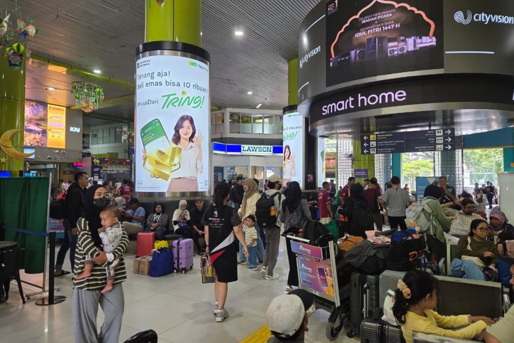 Suasana Stasiun Gambir, Jakarta Pusat pada H-3 Lebaran atau Rabu (18/3/2026) siang. Bisnis/Mochammad Ryan H