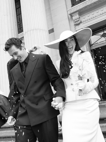 Kemewahan Bulan Madu Pasca Pernikahan Fantastis, Dua Lipa dan Callum Turner Pilih Hotel Ikonik di Sicilia