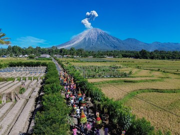 Semeru Dominasi Aktivitas Vulkanik Indonesia Paruh Pertama 2026, Peringatan Dini Perlu Diperketat