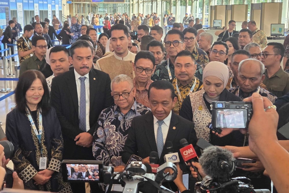 Menteri Energi dan Sumber Daya Mineral (ESDM) saat memberikan paparan dalam ajang Indonesian Petroleum Association Convention and Exhibition (IPA Convex) 2026 di ICE BSD, Tangerang, Rabu (20/5/2026). Bisnis/Mochammad Ryan H