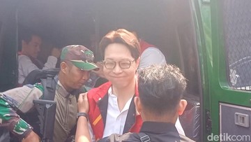 Ini dia penampilan Richard Lee di sidang perdana. Foto: Ahsan/detikHOT