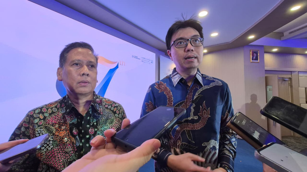 Ketua Yayasan Tarumanagara, Ariawan (kanan) dan Rektor Untar,  Amad Sudiro. Foto: Medcom