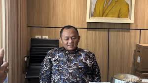 Sekjen Partai Golkar M Sarmuji di Kompleks Parlemen, Senayan, Jakarta, Kamis (12/2/2026). (Foto: Firda Cynthia Anggraini/detikcom)