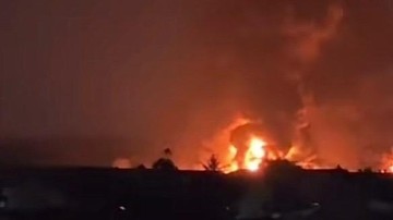 Pabrik Sandal di Tangerang Dilalap Api Hebat, Petugas Pemadam Kebakaran Melawan Kobaran Api Hingga Lima Jam