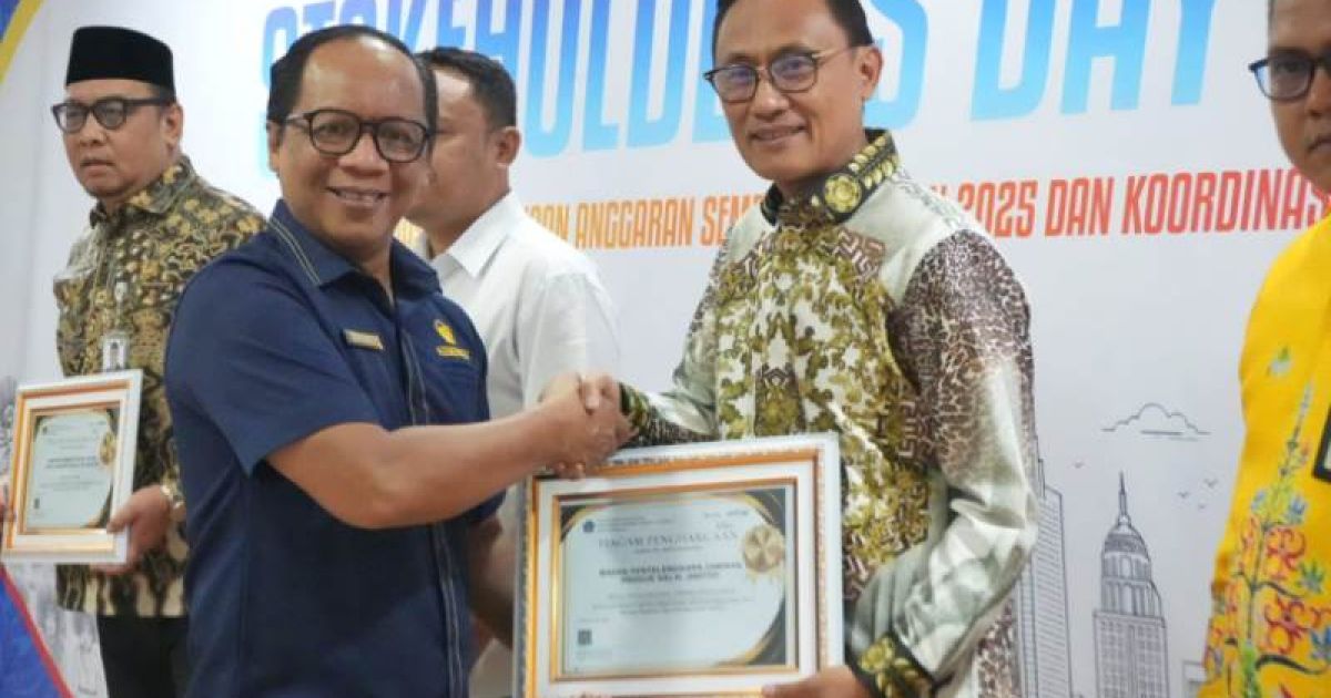 BPJPH raih penghargaan Satker Terbaik Pengelolaan APBN Peringkat III untuk kategori Kinerja Pelaksanaan Anggaran dengan pagu Rp150 miliar sampai Rp800 miliar Semester II Tahun 2025. foto: BPJPH