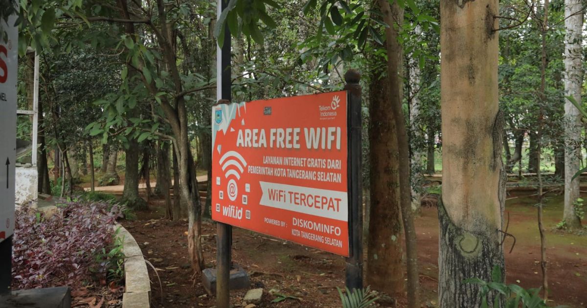 Pemkot Tangerang Selatan perluas akses internet gratis hingga 5.000 titik, menjadikan rumah ibadah sebagai pusat literasi ekonomi dan digitalisasi masyarakat. [Foto: ist]
