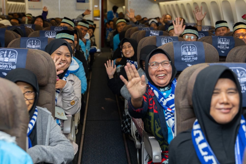 Jemaah haji Indonesia bersiap terbang ke Arab Saudi dengan pesawat Garuda Indonesia pada musim haji 1447 H/2026 M. / dok. Kemenhaj
