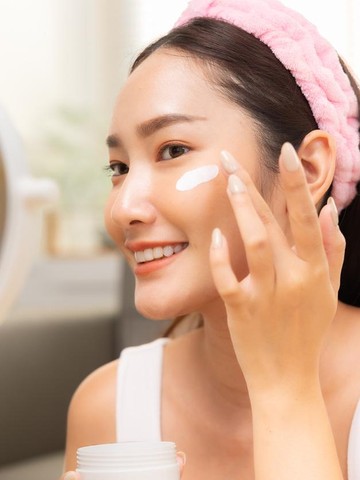 Ilustrasi sunscreen. Foto: Getty Images/panaya chittaratlert
