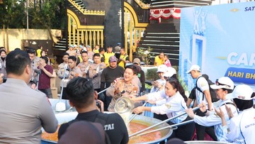 Polda Metro Jaya Gandeng Bobon Santoso Ramaikan CFD Jakarta Lewat Aksi Masak Akbar Sambut HUT Bhayangkara ke-80