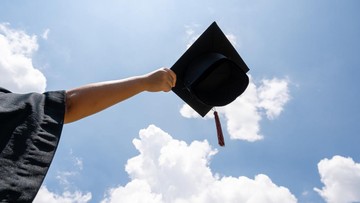 Pendaftaran beasiswa LPDP 2026 kini bisa gunakan hasil tes bahasa Inggris dari 35 perguruan tinggi dalam negeri. Kebijakan ini berlaku mulai beasiswa LPDP Tahap 2 2026. Foto: iStock