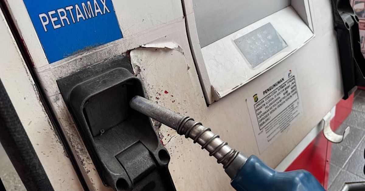 Pengendara mengisi bbm Pertamax di SPBU Pertamina, Jakarta, Rabu (10/6/2026) lalu. (Foto: Bloomberg Technoz/Andrean Kristianto)