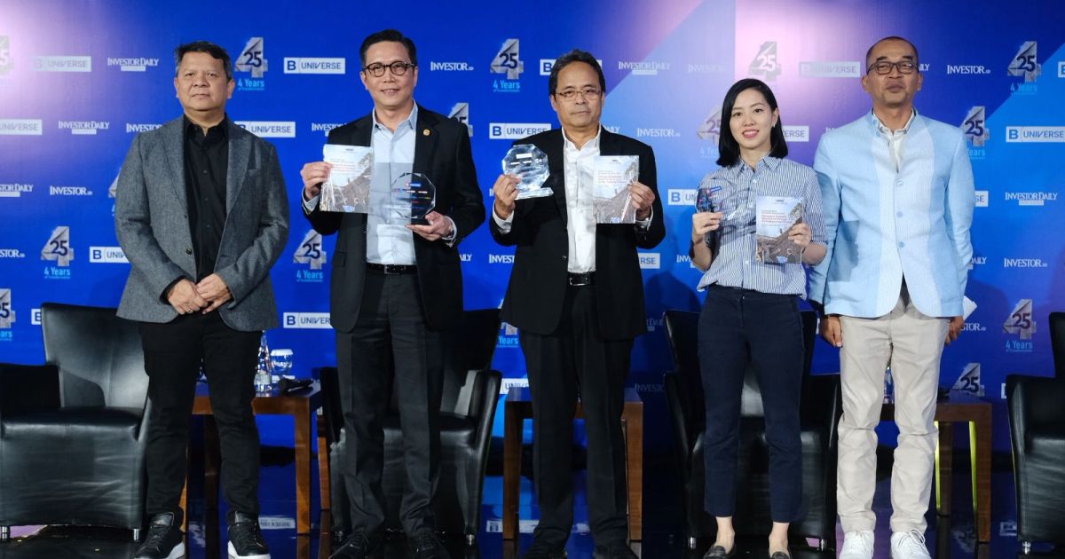 Jeffrey Hendrik (Dirut BEI), Aqus Haryoto Widodo (Dirut Bank Jakarta), Claudia Kolonas (Co Founder Pluang) foto bersama usai bincang-bincang "Shaping the Next Era of Indonesia's Capital Market", Investor Day 2026, Gedung Bursa Efek Indonesia, Jakarta, Selasa (30/6/2026). (Foto: ist)