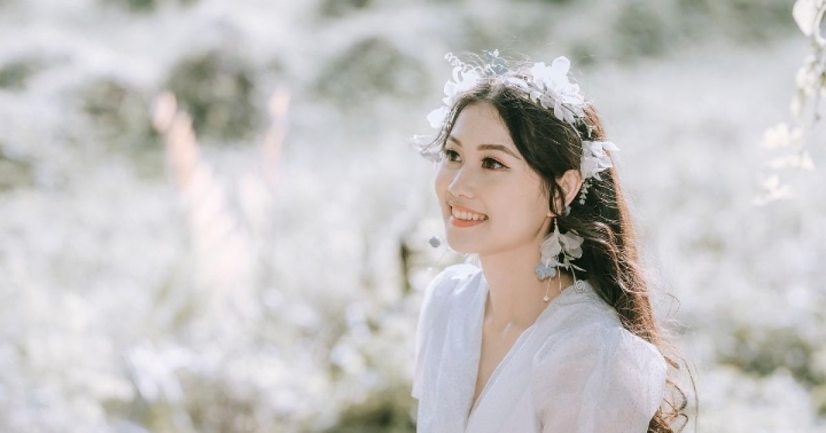 Menggali Tiga Pilar Kebahagiaan: Rahasia Aura Positif Wanita yang Memikat Hati