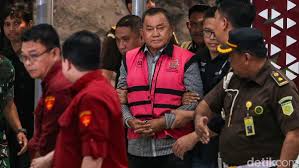 Foto: Eks Wakil Kepala BGN Lodewyk Pusung saat ditahan Kejagung, Rabu (3/6/2026). (Andhika Prasetia/detikFoto)