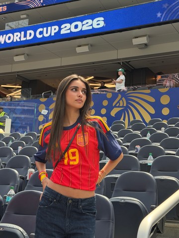 Ilustrasi: Sorotan Gaya Ines Garcia: Transformasi Jersey Timnas Spanyol Jadi Busana Modis Saat Mendukung Lamine Yamal di Piala Dunia 2026