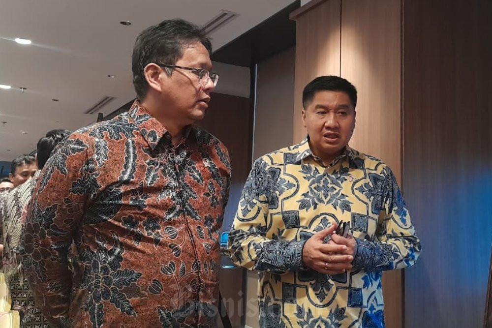 Menteri Keuangan (Menkeu) Purbaya Yudhi Sadewa bertemu dengan Menteri Perumahan dan Kawasan Permukiman (PKP) Maruarar Sirait di Kantor Kementerian PKP, pada Selasa (14/10/2025). - BISNIS/Alifian Asmaaysi.
