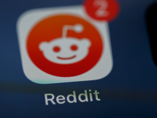 Ilustrasi: Keputusan Mengejutkan Pemerintah: Reddit Kembali Diakses Setelah Lebih dari Satu Dekade Diblokir