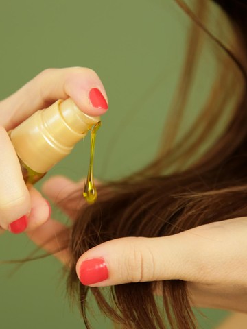 Ilustrasi hair oil. Foto: Getty Images/iStockphoto/triocean
