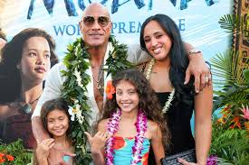 Ilustrasi: Momen Langka: Tiga Putri Dwayne Johnson Temani Sang Ayah di Premiere Film 'Moana'