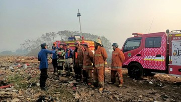 Krisis Udara di Tangerang: Api TPA Jatiwaringin Terus Menggantung, Pemadaman Masuk Hari Kesepuluh