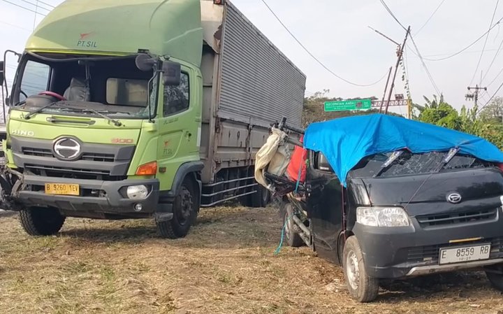 Ilustrasi: Tragedi Pantura Indramayu: 13 Nyawa Melayang Akibat Tabrakan Maut Truk dan Pikap