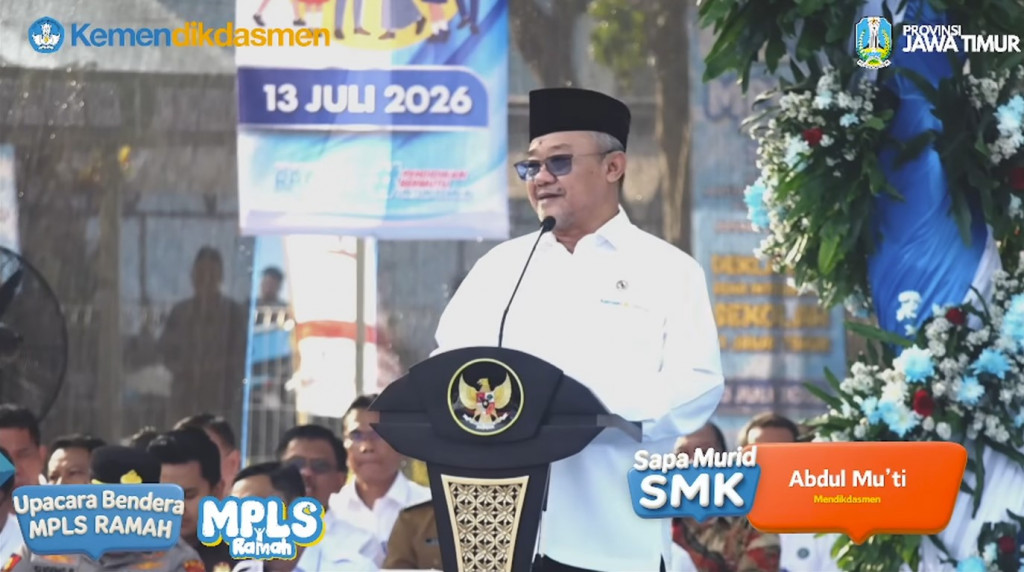 Mendikdasmen Abdul Mu'ti dalam pembukaan MPLS Ramah 2026 secara nasional di SMKN 2 Singosari, Kabupaten Malang. DOK YouTube Kemendikdasmen