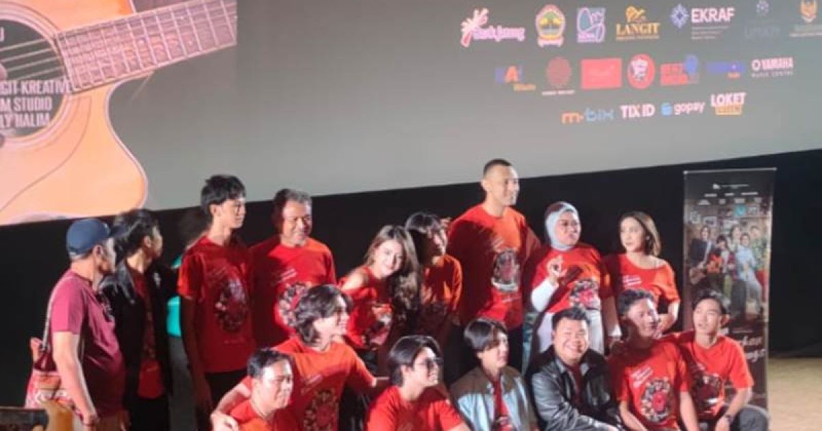 Film Takkan Kubiarkan Kau Menangis besutan sutradara Ferly Halim dan dibintangi Ari Irham soroti masalah dalam hubungan antara orangtua dan anak. foto: Henry Hens
