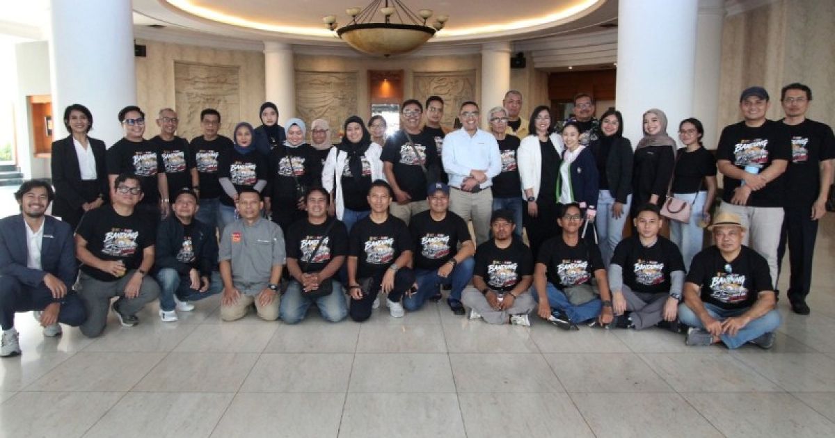 Para jurnalis yang tergabung dalam Sindikasi Media Network (SMN) mengunjungi hotel ARTOTEL Suites Aquila Bandung dalam rangkaian acara media gathering. foto: SMN/Kuncoro WR