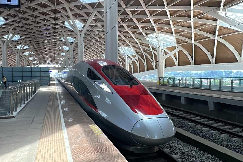 Kereta Cepat Jakarta Bandung di Stasiun Halim./ Dok. KCIC