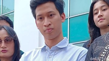Lexi, adik penyanyi Keisya Levronka saat ditemui di Pengadilan Negeri Jakarta Barat. Foto: Febryantino Nur Pratama