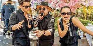 Ilustrasi: Pesta Musim Dingin Meriah di Luna Bar: SSJ Bawa Sensasi Panggung Sydney ke Canberra