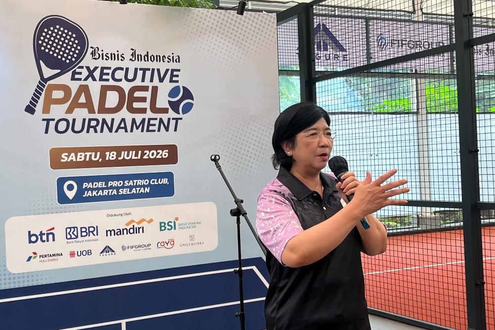 Deputi Gubernur Senior Bank Indonesia Destry Damayanti memberikan sambutan saat membuka Bisnis Indonesia Executive Padel Tournament di Padel Pro Satrio Club, Jakarta Selatan, Sabtu (18/7/2026)./Patricia Yashinta Desy Abigail