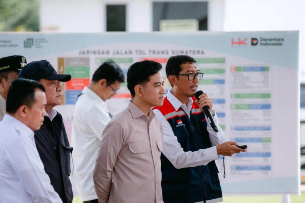 Wapres Gibran sedang meninjau JTTS Palembang - Jambi