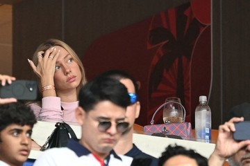 Momen Romantis di Lapangan Hijau: Ester Expósito Hadir, Mbappé Dedikasikan Gol di Piala Dunia 2026